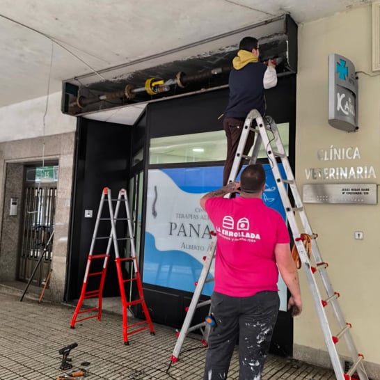 persianas La Enrollada cambio persiana seguridad local comercial tienda a coruna